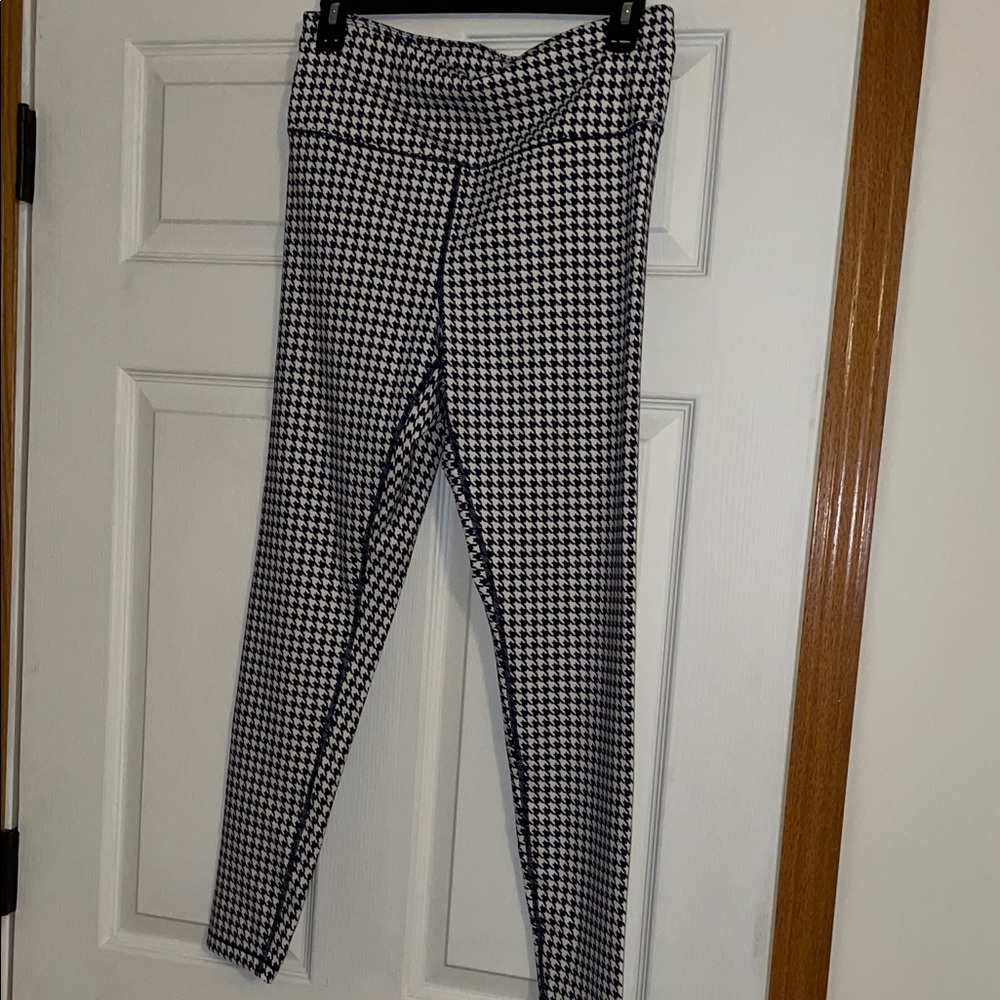 INC International Concepts Monochrome Houndstooth Leggings